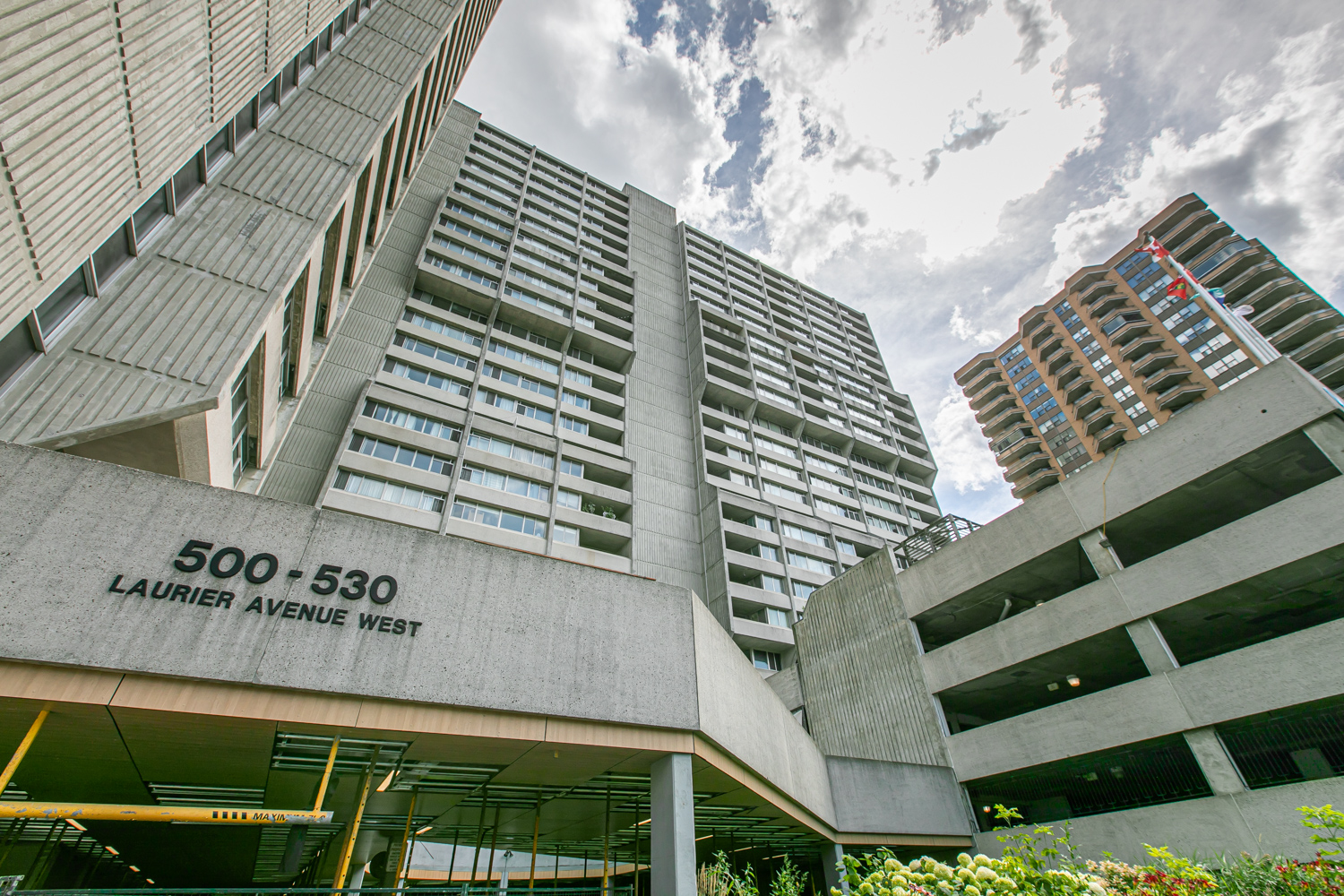 Queen Elizabeth Towers 1605530 Laurier Avenue West Morris Home Team
